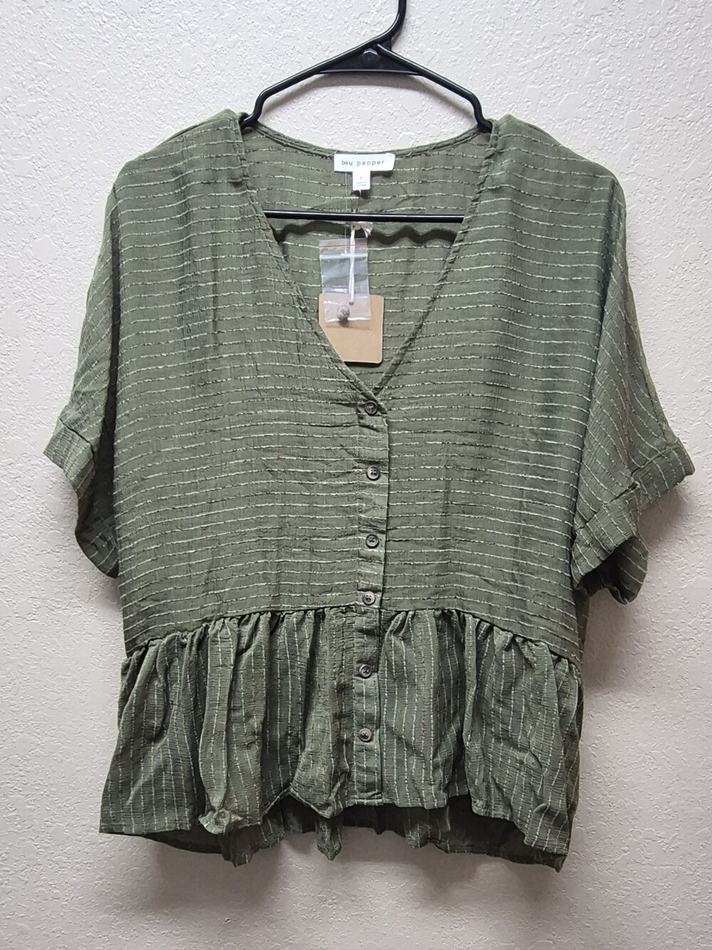 Blu Pepper Olive Green Short Sleeve Peplum Blouse - NWOT - Picture 4 of 7
